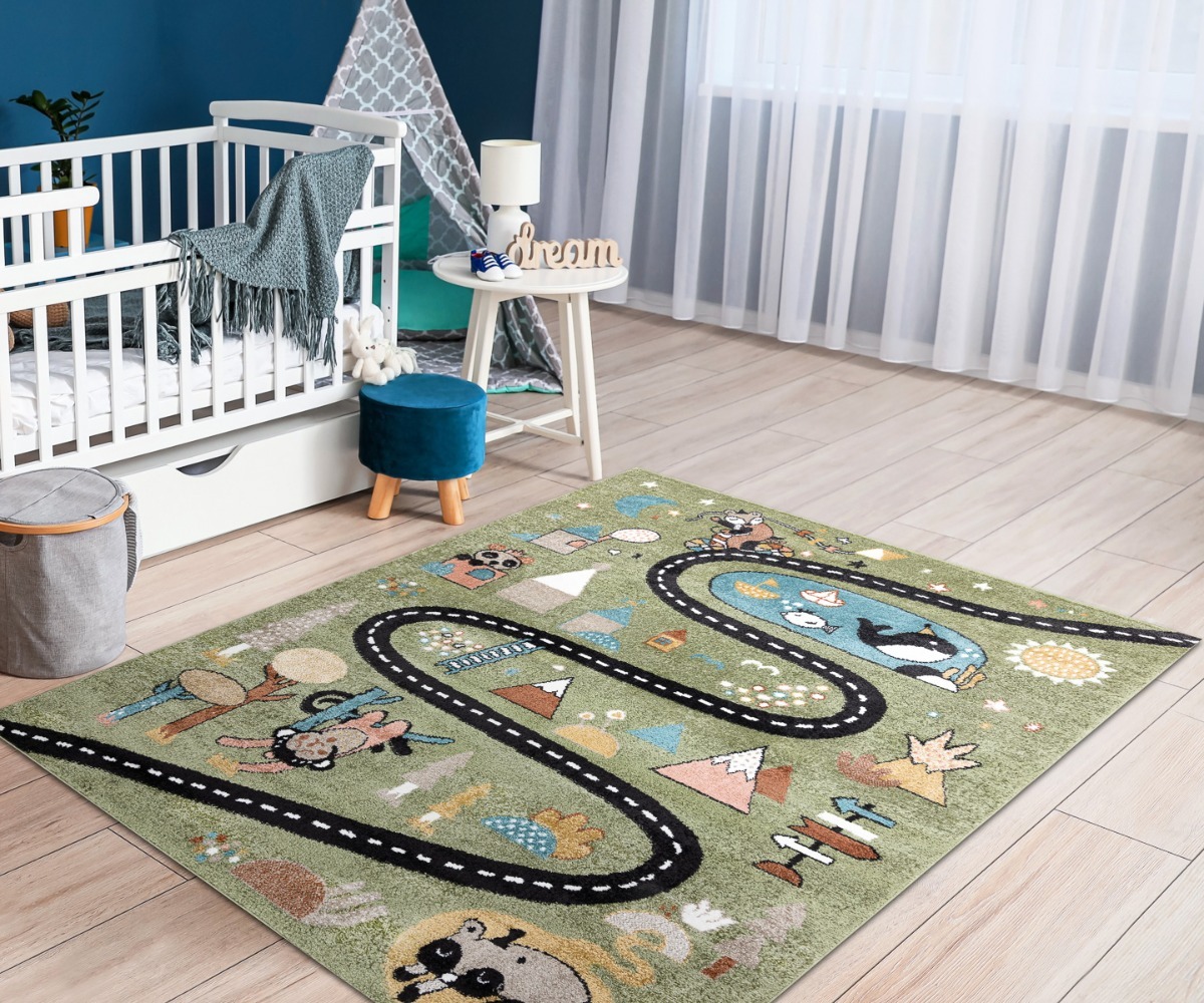 Lastetoa autovaip FUN Autotee ruumis, kus on nähtavad selged motiivid ja mängulised detailid.