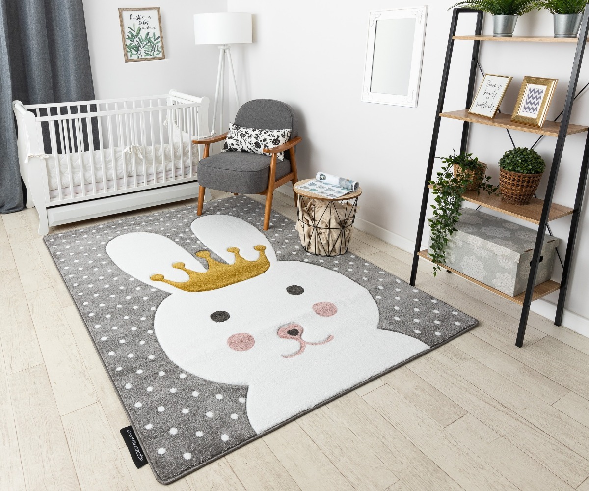 Laste toas Lastetoavaip PETIT Jänes krooniga, hall jänes padjaga.