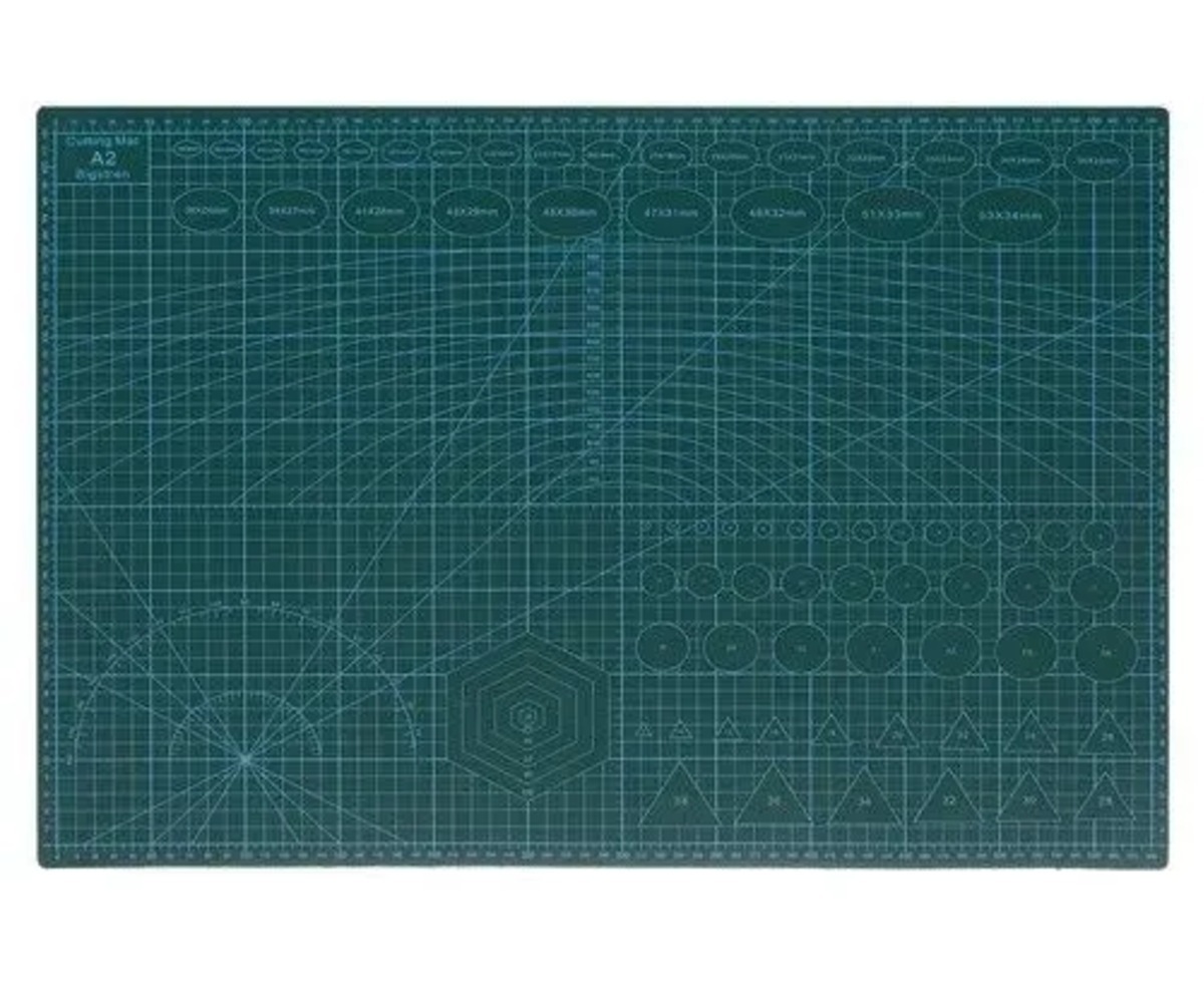 Iseparanev lõikematt A2 45×60cm kahepoolne - roheline, avatud ja valmis kasutamiseks.