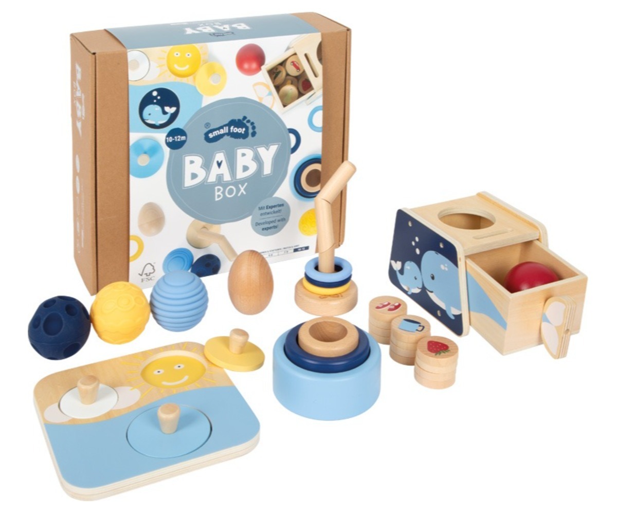 Beebi arenduskomplekt Baby-Box, sealhulgas erinevad värvilised pallid ja klotsid.
