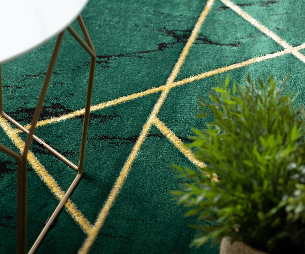EMERALD 1012 elutoa vaip, roheline ja kuldne marmormuster lähemalt