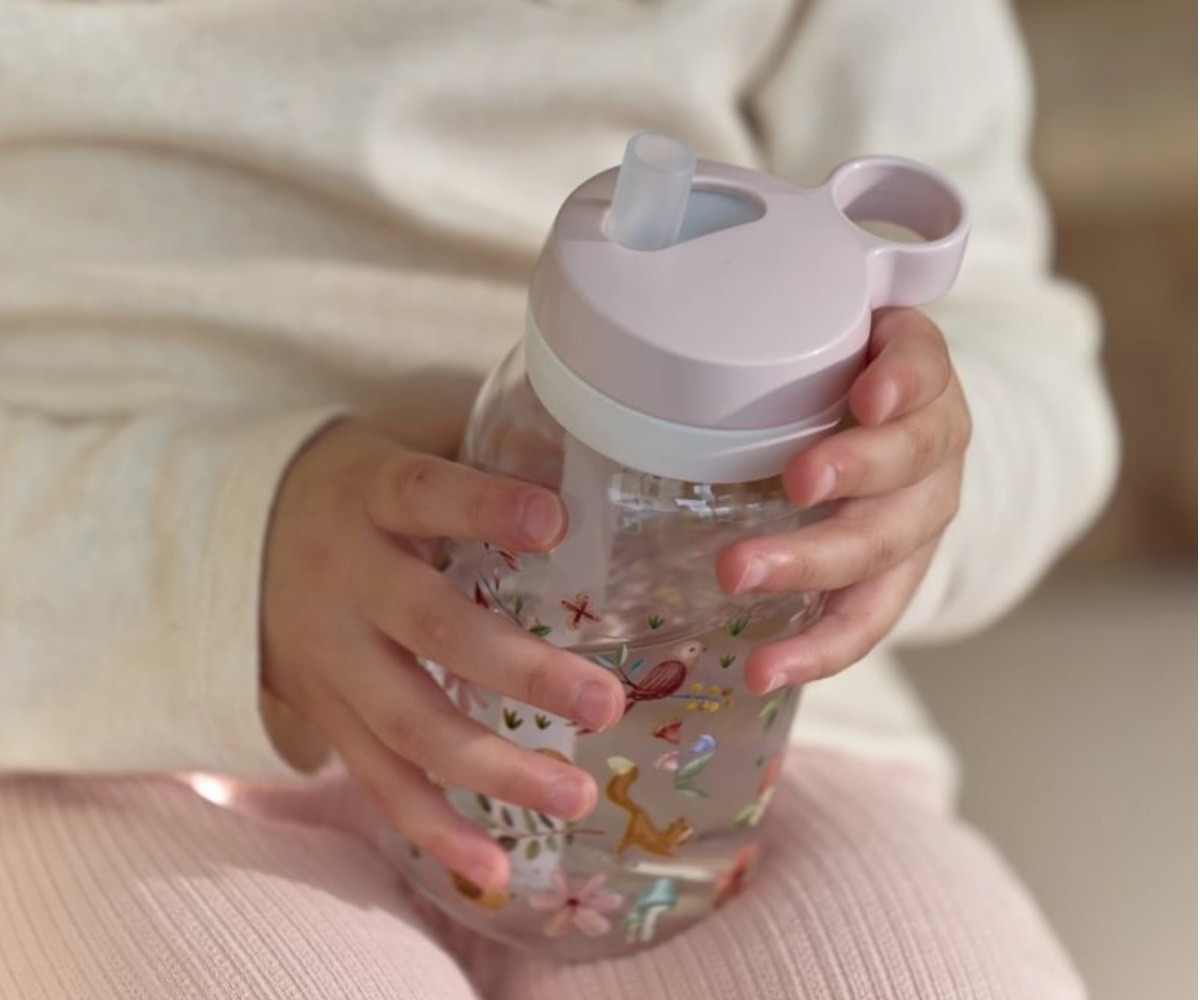 Laps hoiab joogipudelit kõrrega Fairy Wonders 450ml - Little Dutch, ideaalne igapäevaseks kasutamiseks