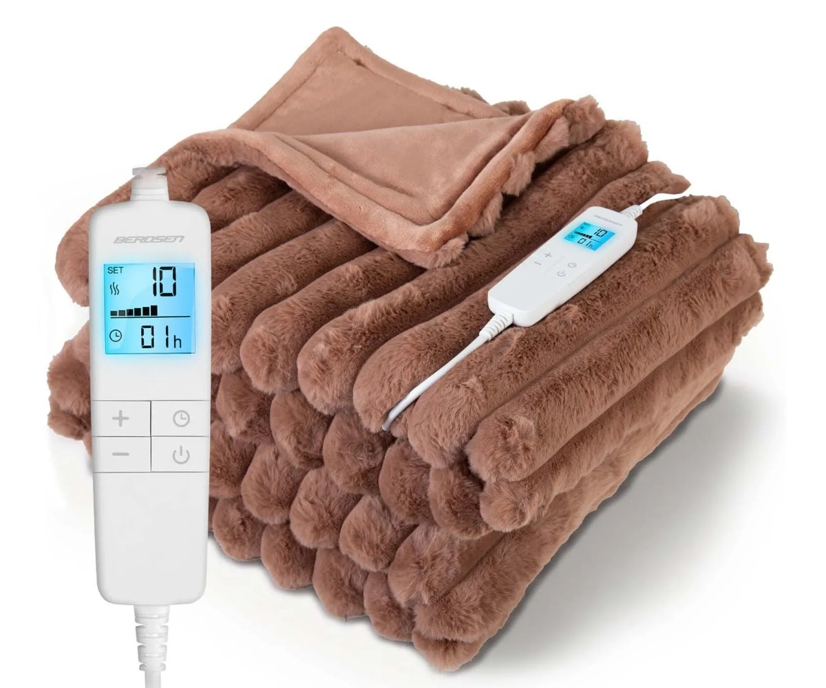 Berdsen'i elektrilise soojendusega pleed 180×160cm, näidatud juhtpuldiga.