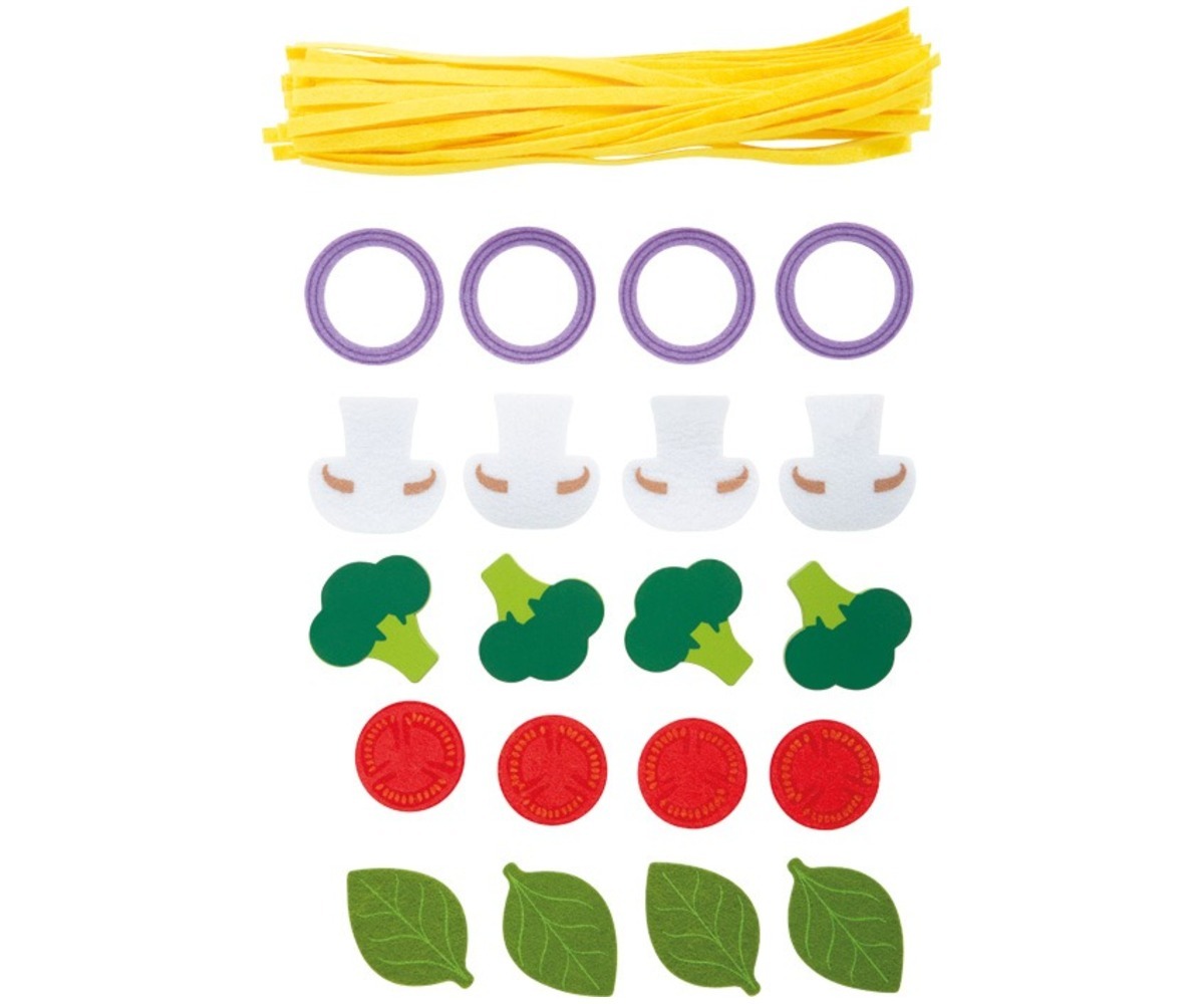 Pasta mängutoidu komplekt Small Foot (2+) koosneb erinevatest köögiviljadest, pastast ja dekoratiivelementidest.