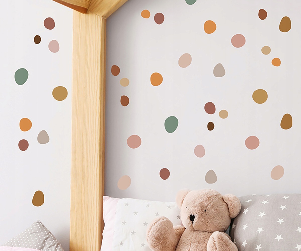 SIPO lastetoa seinakleebised Boho Dots toovad elava värvipaleti ja lõbusa atmosfääri laste tuppa.