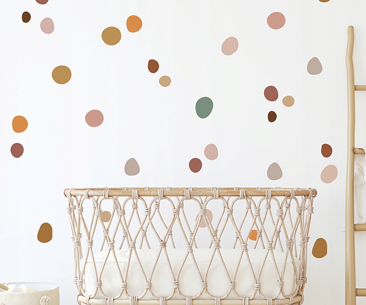SIPO lastetoa seinakleebised Boho Dots, et lisada mängulisust ja värvi laste toas.